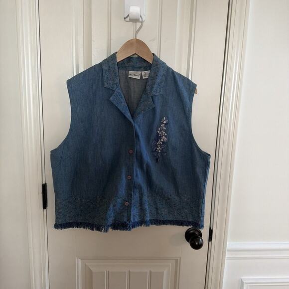 Two Twenty Tops - NWOT Vintage Two Twenty Denim Sleeveless Floral Fringe Button Top Women’s Sz XLG